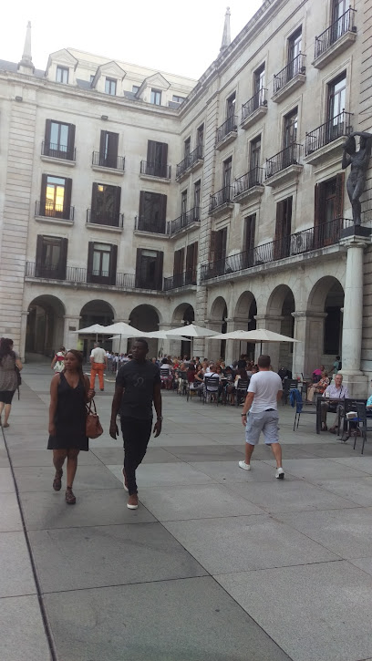 Garaje América | Parking économique à Santander
