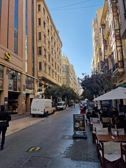 Parking Lys by APK2 | Parking Barato en Valencia